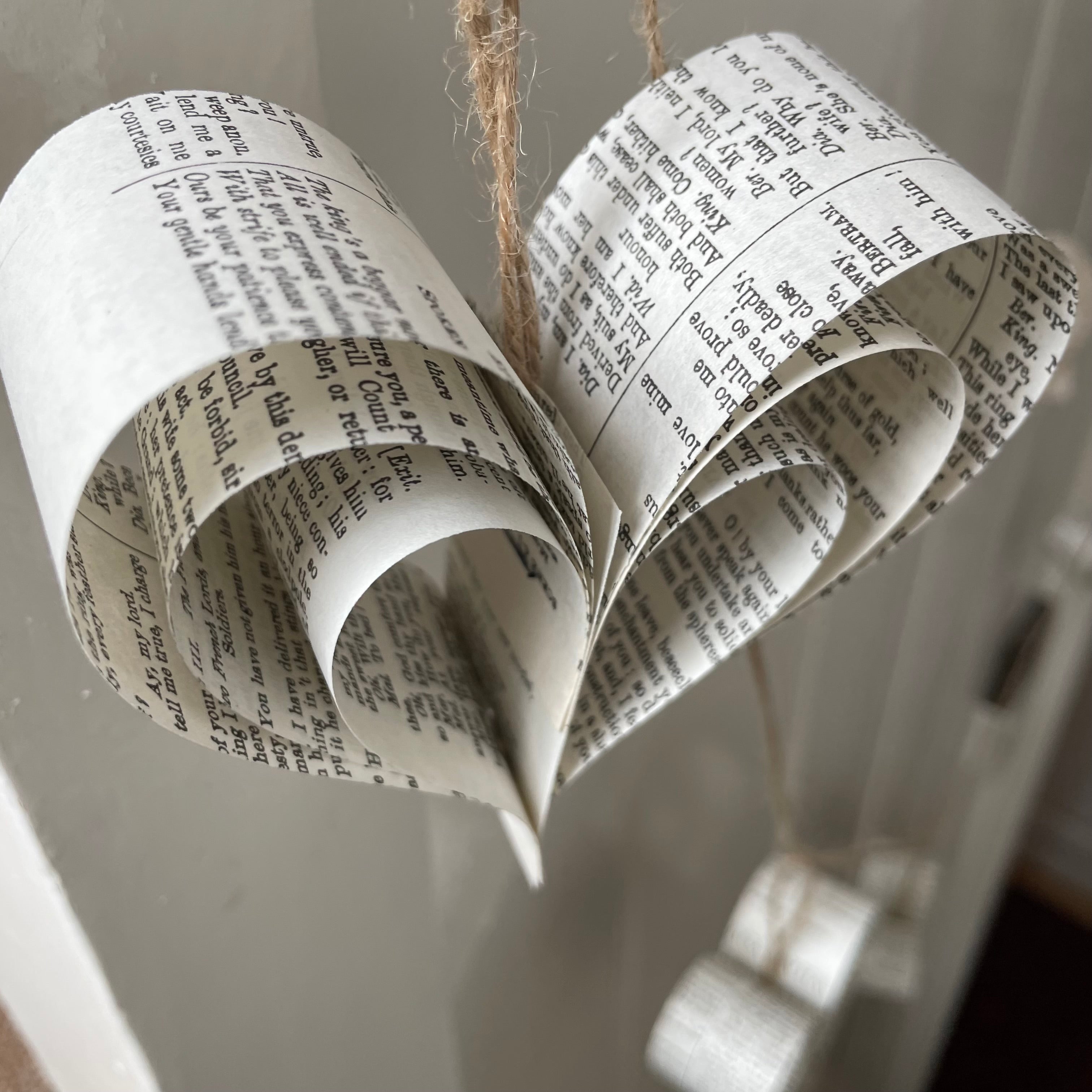 Shakespeare Book Garland, Cream Beige Wedding Decor