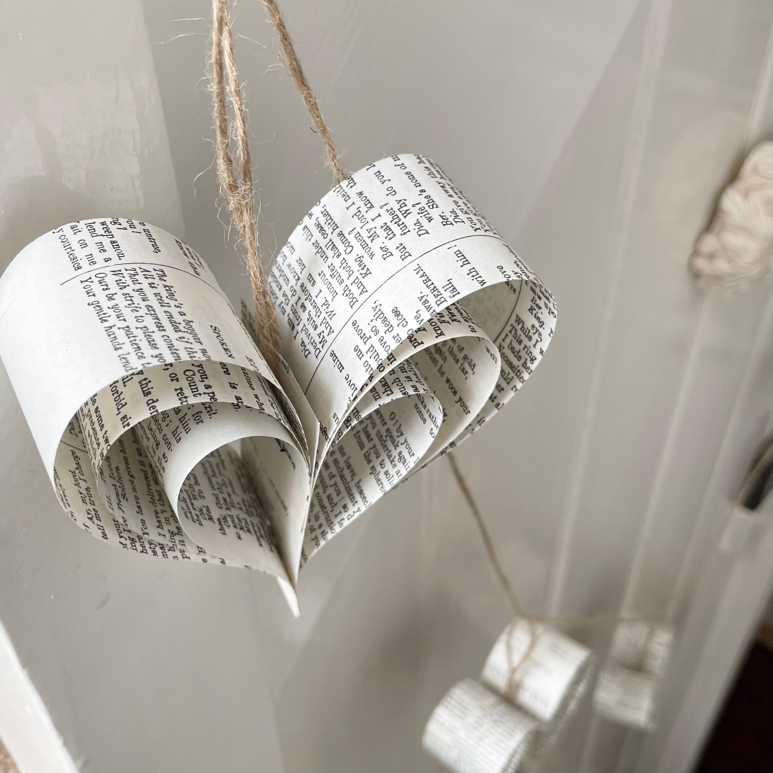 Shakespeare Book Garland, Cream Beige Wedding Decor