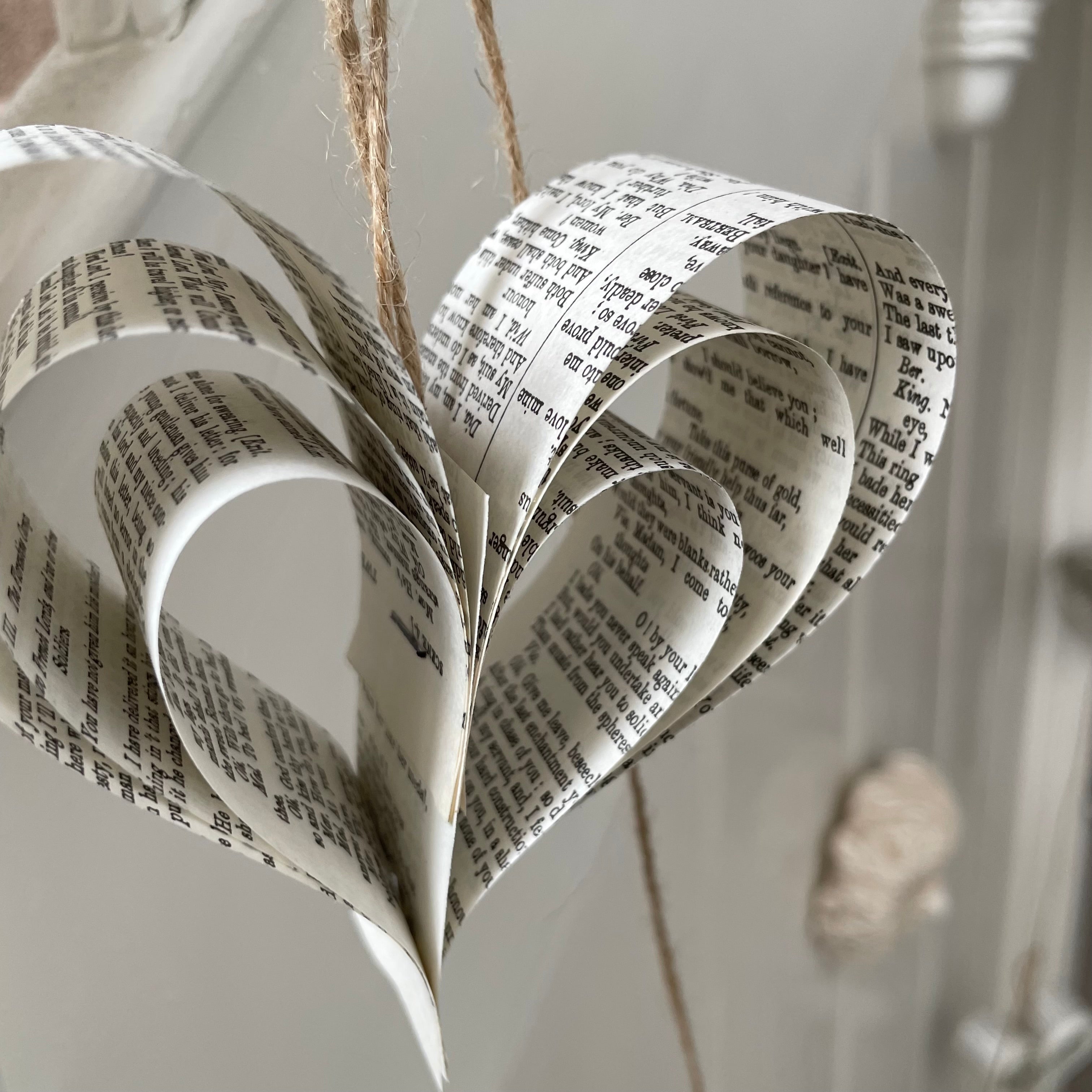 Shakespeare Book Garland, Cream Beige Wedding Decor