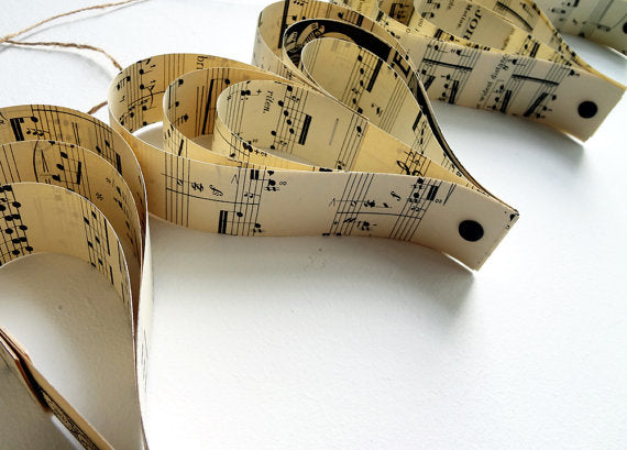 Shakespeare Garland, Cream and Beige Wedding Decorations